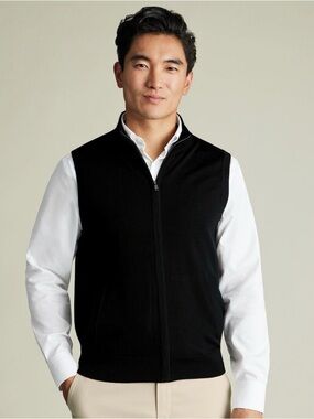 Men's Merino Wool Black Zip-Front Vest — Classic Layering Piece